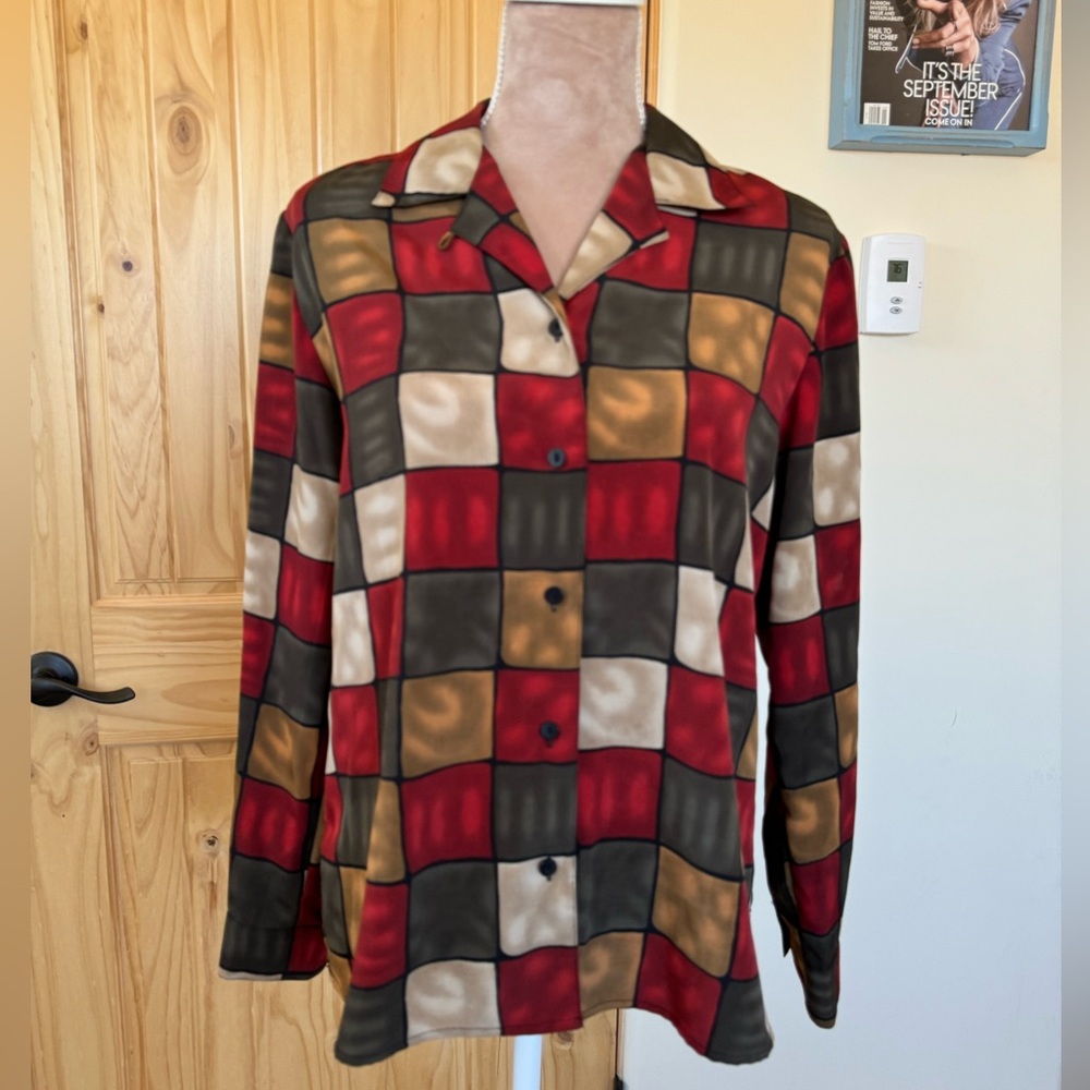 Square Pattern Button Down Blouse - Picture 4 of 6